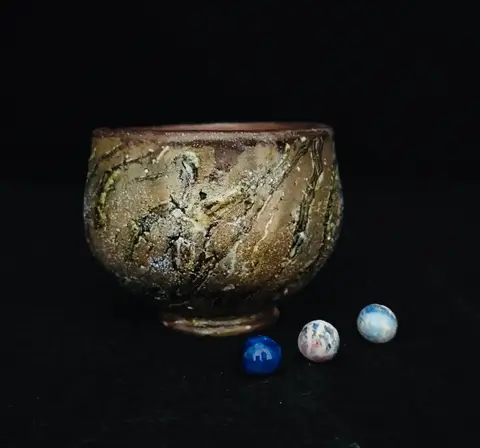 林間（捧杯）
